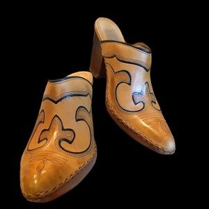 Frye Tan Mule size 7 M